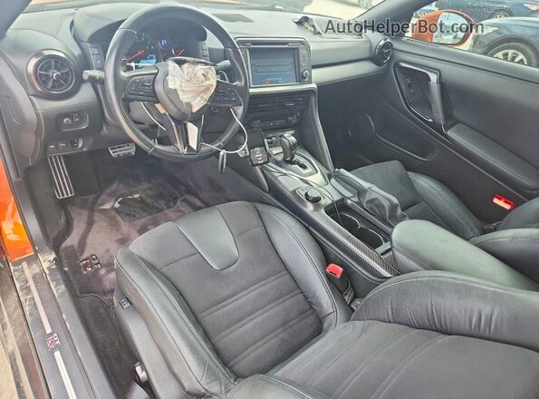 JN1AR5EFXJM710234 2018 NISSAN GT-R Оранжевый Вид панели приборов