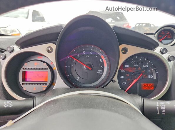 JN1AZ4EH8HM954664 2017 NISSAN 370Z Red Սարքավորումների վահանակի տեսք