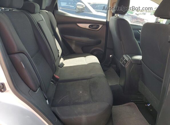 JN1BJ1AV1MW567796 2021 NISSAN ROGUE Silver Rear interior view