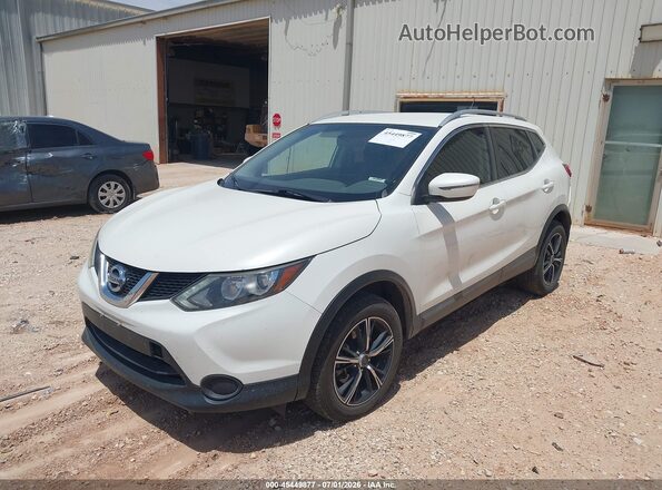 JN1BJ1CP0HW030549 2017 NISSAN ROGUE White Vista tres cuartos delantera izquierda