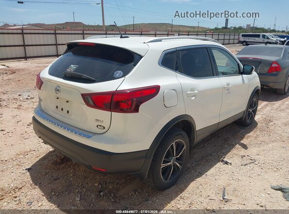 JN1BJ1CP0HW030549 2017 NISSAN ROGUE White Trasero derecho