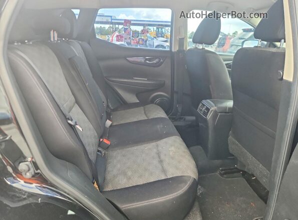 JN1BJ1CP0HW034214 2017 NISSAN ROGUE Черный Вид задней части салона