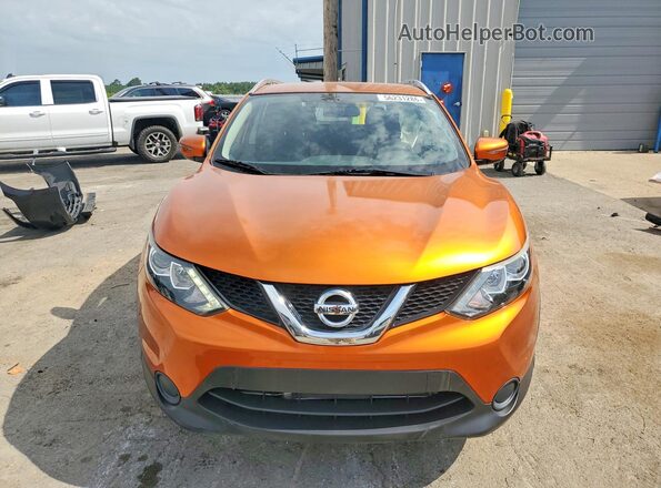 JN1BJ1CP2HW025708 2017 NISSAN ROGUE Orange Widok z przodu