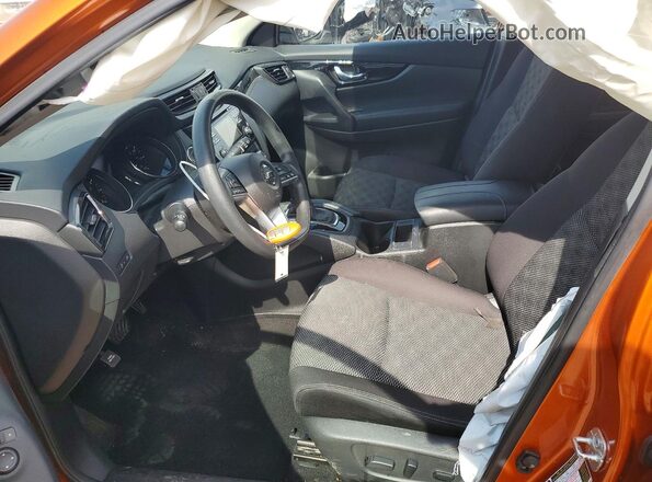 JN1BJ1CP2HW025708 2017 NISSAN ROGUE Orange Widok wnętrza z przodu