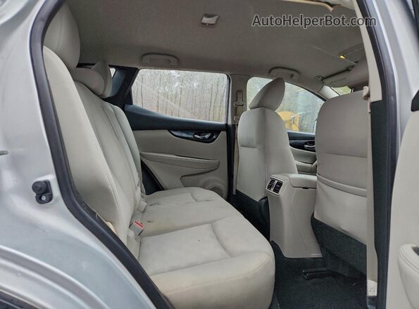 JN1BJ1CP2JW190017 2018 NISSAN ROGUE Silver Vista interior trasera