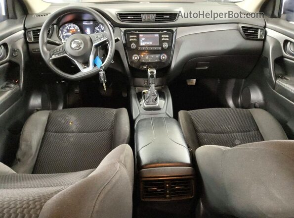 JN1BJ1CP4HW003340 2017 NISSAN ROGUE Black Dashboard view