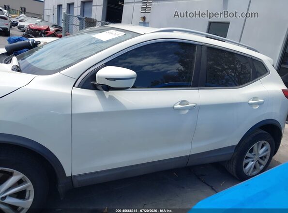 JN1BJ1CP4HW015617 2017 NISSAN ROGUE White Սալոնի 360 աստիճան տեսք