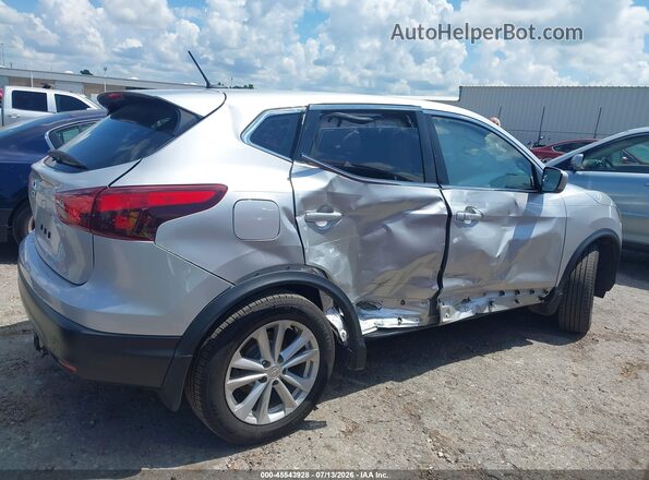 JN1BJ1CP4JW185028 2018 NISSAN ROGUE Silver უკანა სალონის ხედი