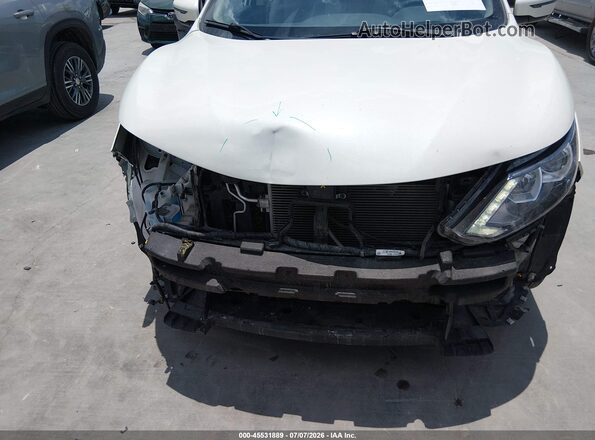 JN1BJ1CP4JW187135 2018 NISSAN ROGUE White წინა ხედი
