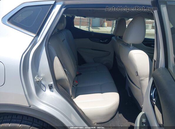 JN1BJ1CP4JW190293 2018 NISSAN ROGUE Silver Вид наклейки з VIN-кодом