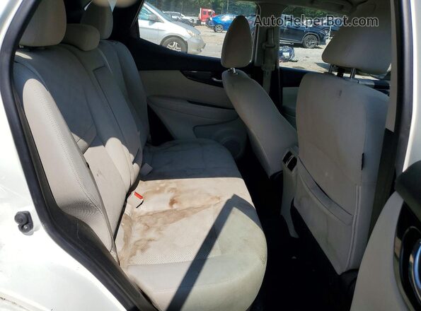 JN1BJ1CP4KW237971 2019 NISSAN ROGUE White Rear interior view