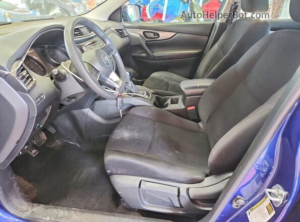 JN1BJ1CP7JW107939 2018 NISSAN ROGUE Blue წინა სალონის ხედი