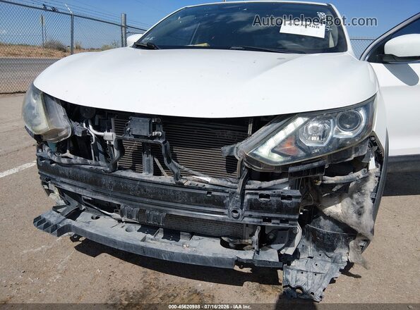 JN1BJ1CP9JW183713 2018 NISSAN ROGUE White Widok z przodu