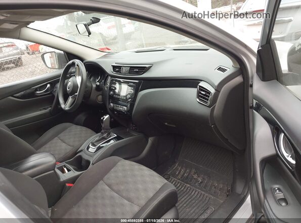 JN1BJ1CPXHW018781 2017 NISSAN ROGUE Silver წინა სალონის ხედი