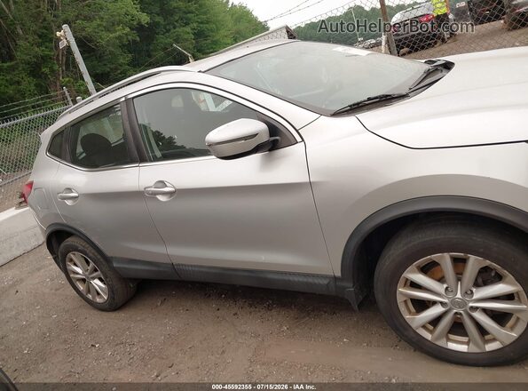 JN1BJ1CPXHW018781 2017 NISSAN ROGUE Silver ხელსაწყოთა პანელის ხედი