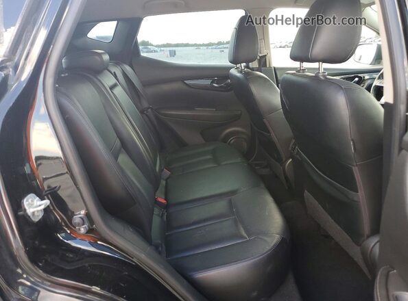 JN1BJ1CPXHW024161 2017 NISSAN ROGUE Black Rear seats view