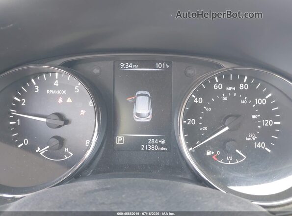 JN1BJ1CPXJW184305 2018 NISSAN ROGUE Silver Widok tylnych siedzeń