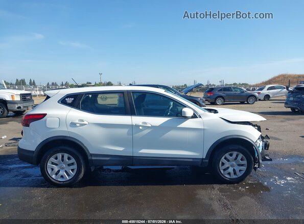 JN1BJ1CPXKW220933 2019 NISSAN ROGUE White Вид задньої частини салону