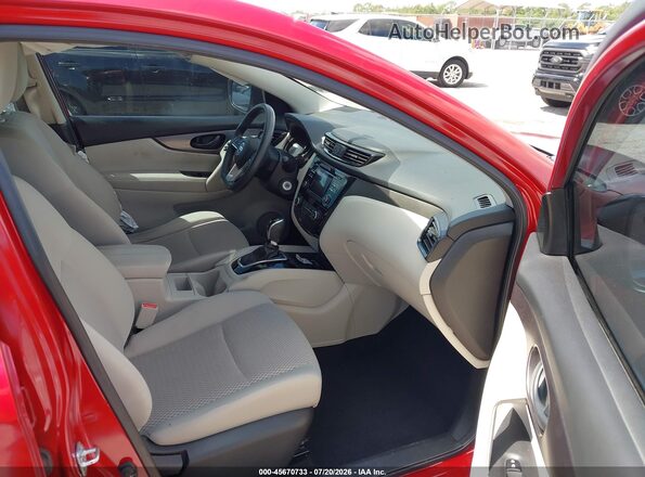 JN1BJ1CR2HW112090 2017 NISSAN ROGUE Red Вид салону спереду