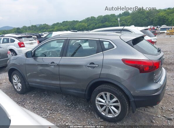 JN1BJ1CR9HW112569 2017 NISSAN ROGUE Gray Widok wnętrza z tyłu