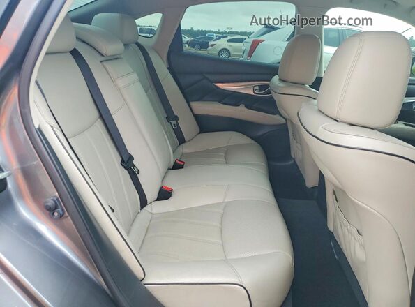 JN1BY1AP3JM180882 2018 INFINITI Q70 Gray Rear seats view