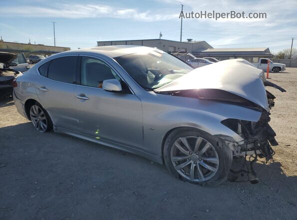 JN1BY1AP8JM180909 2018 INFINITI Q70 Silver Delantero derecho