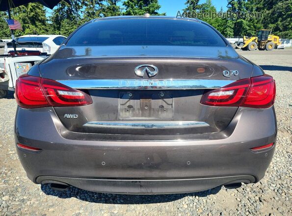 JN1BY1AR2JM220175 2018 INFINITI Q70 Brown Rear view