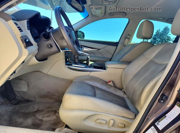 JN1BY1AR2JM220175 2018 INFINITI Q70 Brown Front interior view