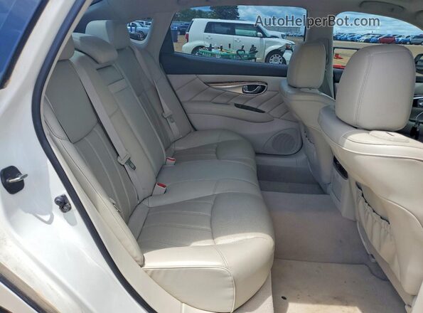 JN1BY1PP6HM170171 2017 INFINITI Q70L White Հետևի նստատեղերի տեսք