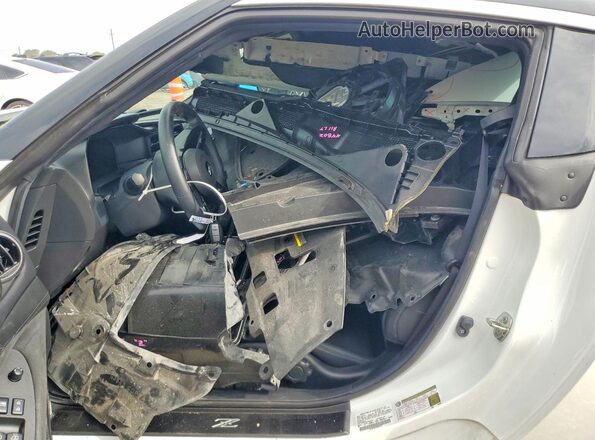 JN1BZ4BH2RM365796 2024 NISSAN Z White Вид салону спереду