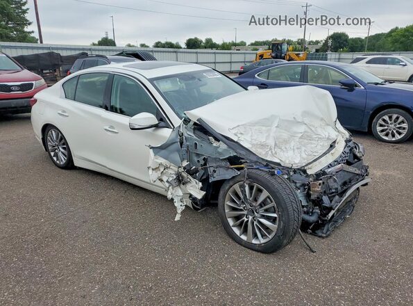JN1CV7AR1JM280609 2018 INFINITI Q50 White Front right