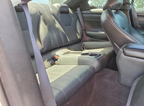 JN1CV7EKXJM200656 2018 INFINITI Q60 White Rear seats view
