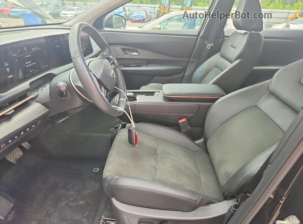 JN1DF0BB4PM703878 2023 NISSAN ARIYA Черный Вид салона спереди