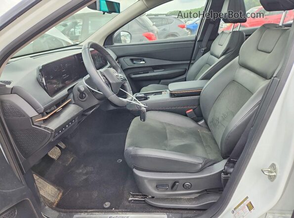 JN1DF0BB7RM743312 2024 NISSAN ARIYA White Vista interior delantera