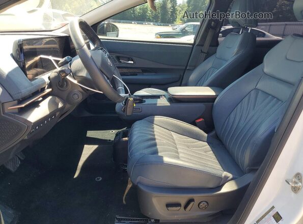 JN1DF0CD2RM741452 2024 NISSAN ARIYA White Вид салону спереду