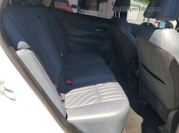 JN1DF0CD2RM741452 2024 NISSAN ARIYA White Вид задньої частини салону