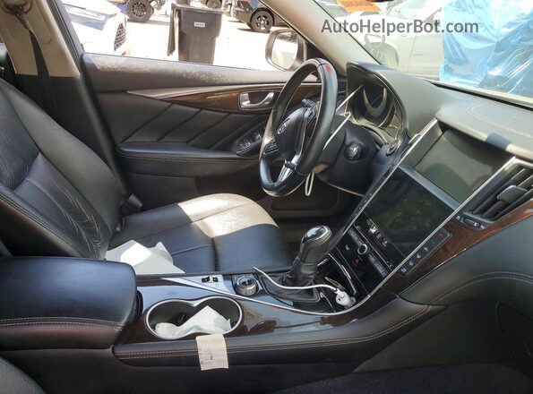 JN1EV7AP1JM366428 2018 INFINITI Q50 Silver Front interior view
