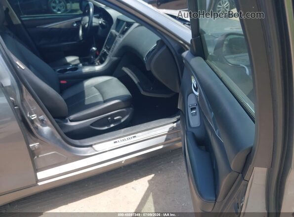 JN1EV7AP3GM304022 2016 INFINITI Q50 Gray Front interior view
