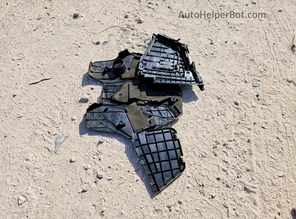 JN1EV7AP3JM351557 2018 INFINITI Q50 Black Engine compartment view