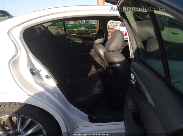 JN1EV7AP4JM351857 2018 INFINITI Q50 White VIN կոդի պիտակի տեսք
