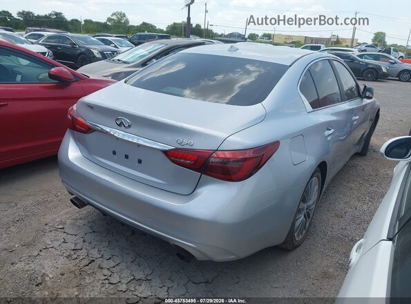 JN1EV7AP6JM350970 2018 INFINITI Q50 Серебряный Задняя правая четверть