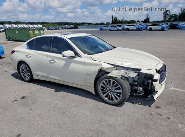 JN1EV7AP8KM540724 2019 INFINITI Q50 White Front right