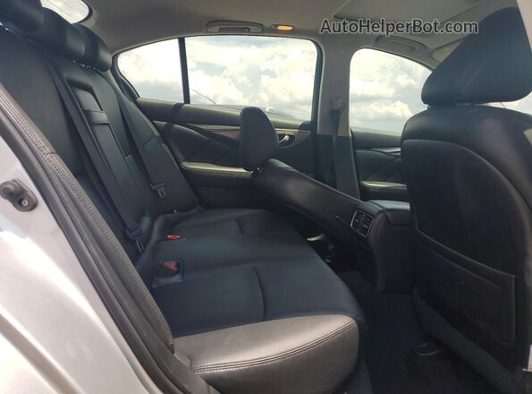JN1EV7APXHM735541 2017 INFINITI Q50 Silver Rear seats view