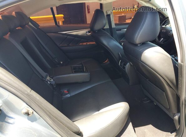 JN1EV7APXHM740934 2017 INFINITI Q50 Silver Rear seats view