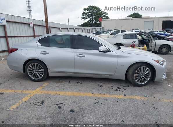 JN1EV7APXKM515775 2019 INFINITI Q50 Silver Вид задньої частини салону