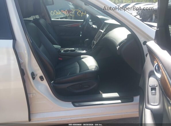 JN1EV7AR2JM437623 2018 INFINITI Q50 White Front interior view
