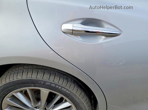 JN1EV7AR2JM440473 2018 INFINITI Q50 Silver Widok tylnych siedzeń
