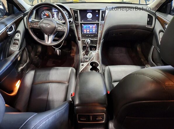 JN1EV7AR2KM556130 2019 INFINITI Q50 Черный Вид панели приборов