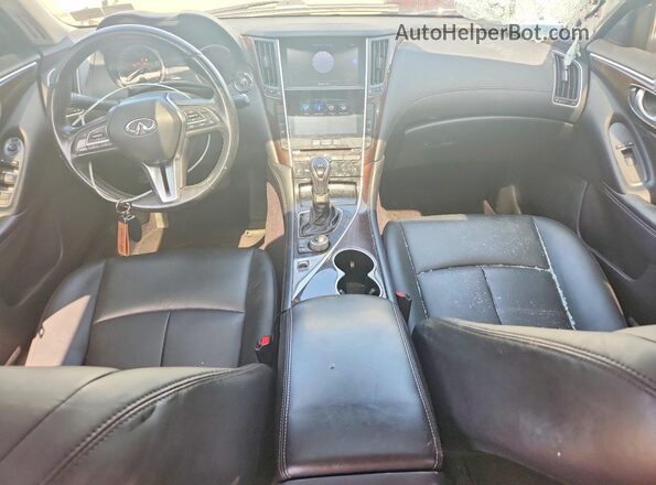 JN1EV7AR3JM610064 2018 INFINITI Q50 Белый Вид панели приборов