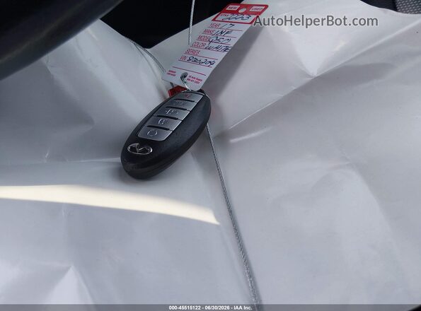 JN1EV7AR5HM830204 2017 INFINITI Q50 White Vista del salpicadero